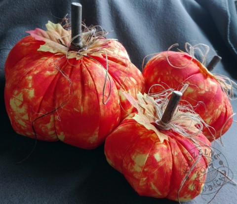 Šitá dýně ŽLUTO-ORANŽOVÁ velká XL dekorace podzim dýně halloween podzimní dekorace halloweenská dekorace dýnička šitá dýně 