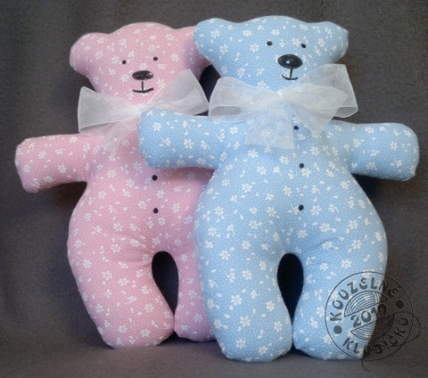 Medvíkek kytičkový modrý dekorace dárek medvídek méďa medvěd šitá dekorace 