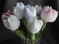 Šité tulipány smetanové