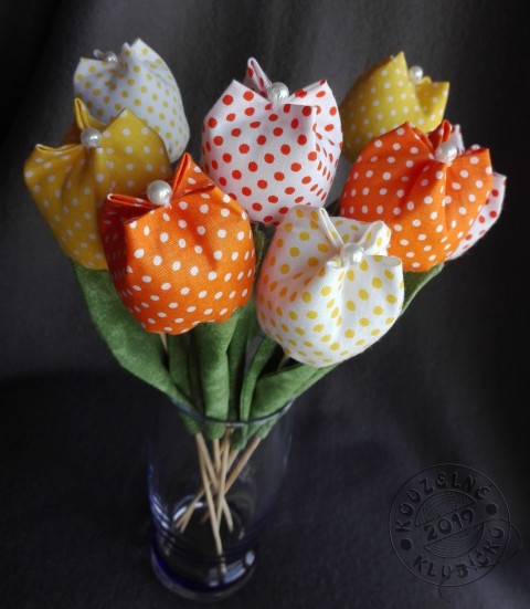 Šité tulipány PUNTÍKATÉ dekorace tulipán šitá dekorace šitý tulipán 