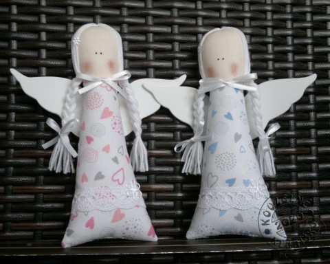 Andělka BÍLÁ se sv. modrými srdíčky dekorace dárek vánoce anděl andílek andělíček andělka 