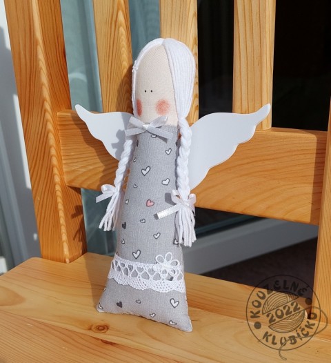 Andělka šedá s mini srdíčky dekorace dárek vánoce anděl andílek andělíček andělka 