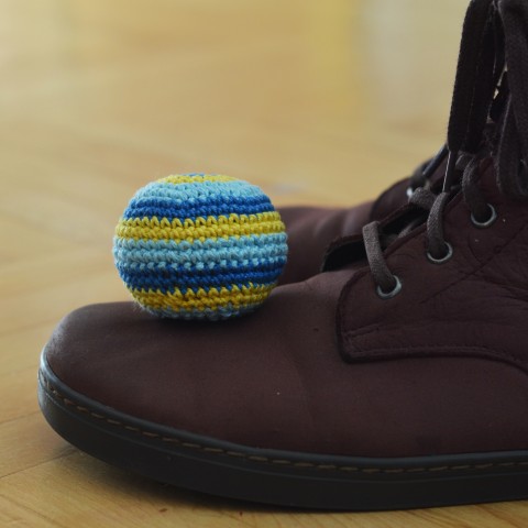 Hakisák nebe háčkování hra hakisák míček balónek žonglování crochet footbag venku freestyle na ven háčkuji hakisáky hakysak 