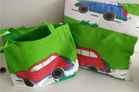 Taška + poštářek pro chlapce taška taštička auta zelená vak 