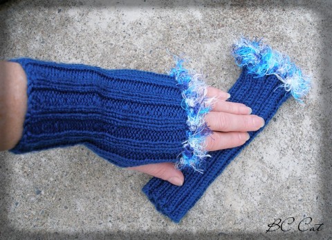 Pletené rukavice - tmavomodré doplněk zima modrá pletené příze teplo riukavicee chundelaté 