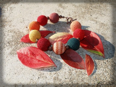 Barvy podzimu III. šperk náramek doplněk podzim kuličky háčkovaný duhový veselý korále hravý nápadný jeseň etro 
