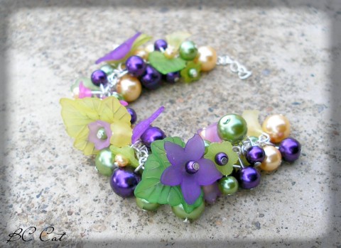 Rozkvetlá zahrada - fialová šperk náramek doplněk listy květy zahrada perly květinky voskovky 
