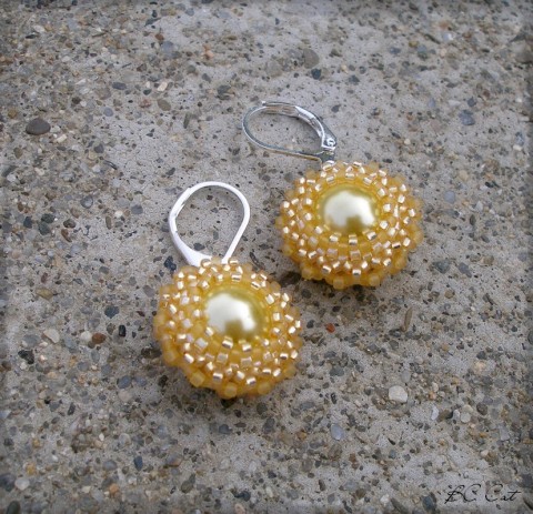 Luční kvítí - žlutá šperk pestrobarevné doplněk náušnice květ kytka elegance perla perlička něžné kvítek každodenní 