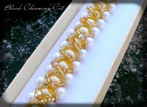 Zlaté slunce - náramek šperk náramek korálky doplněk zlatá žlutá luxus 