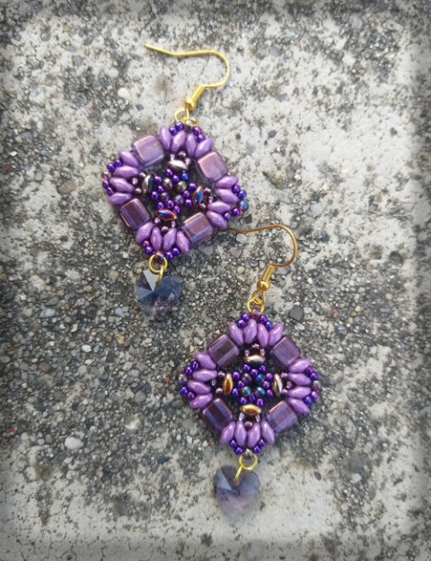 Irísia - fialové šperk srdce doplněk náušnice srdíčko květ romantické toho rokajl geometrie superduo matubo 