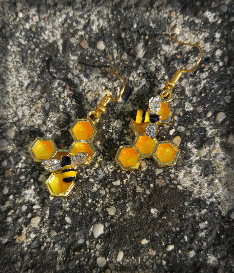 Bzzzz.... šperk doplněk náušnice včela včelka med včelička úl plástev včelař medík 