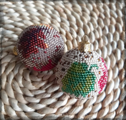 Baňky háčkované z korálků no.9 dekorace korálky vánoce sada ozdoba baňky koulička set vánoční ozdoba ozdůbka na stromeček baňka vánoční stromeček 