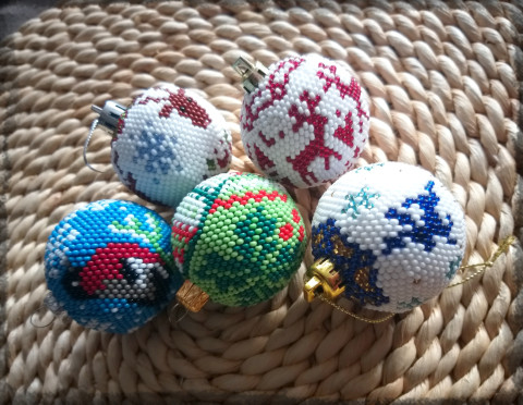 Baňky háčkované z korálků no.12 dekorace korálky vánoce sada ozdoba baňky koulička set vánoční ozdoba ozdůbka na stromeček baňka vánoční stromeček 