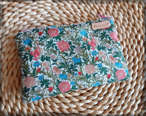 Květovaná kapsička no.08 květina peněženka louka barevná květ taštička kosmetická zahrada zahradní kytka kapsička veselá květované kapsa kosmetika na drobnosti hravá mošnička zahradnice 