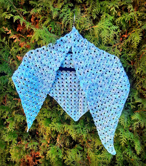 Malý háčkovaný šátek zima pletení akryl šátek šál pestrobarevný módní doplněk pro zahřátí 