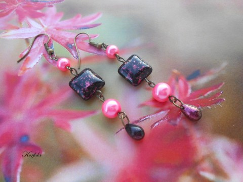 Náušnice tmavě fialové s růžovou korálky náušnice fialová růžová čtverečky kapky kapičky korfida 