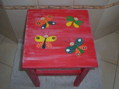 Dřevěná stolička motýlková stolička 