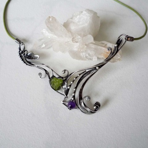 Olivovník - náhrdelník šperk náhrdelník zelená cín fialová ametyst patina tiffany ples minerály večerní cínovaný olivín večírek 