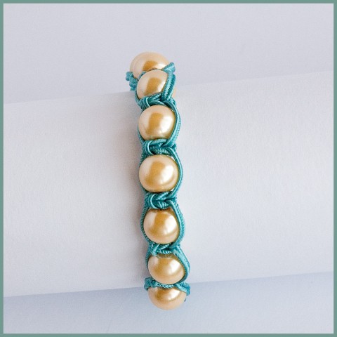 Tyrkys - zlaté perličky macramé náramek 