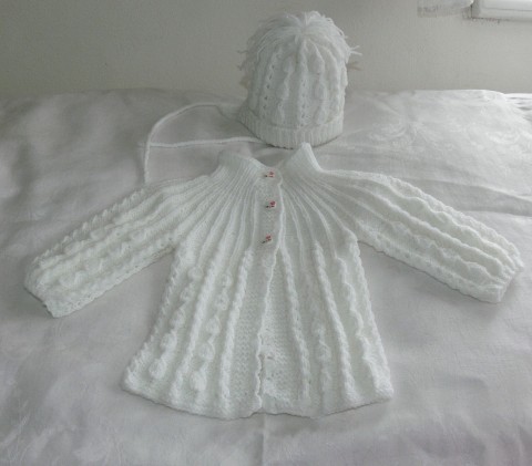pletený kabátek s čepičkou white čepice pletený svetr 