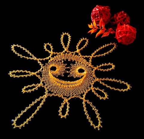 Žluté sluníčko slunce sluníčko úsměv paprsky 