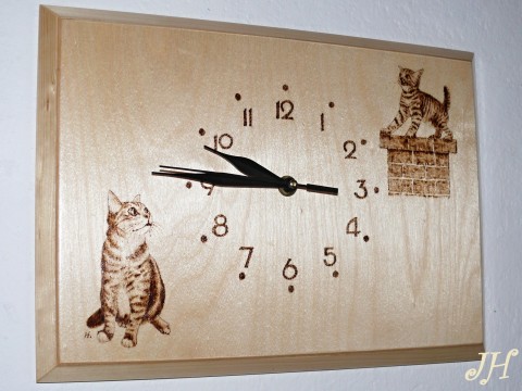 Dřevěné hodiny kotě na komíně dřevěné hodiny kočka kotě na kom 