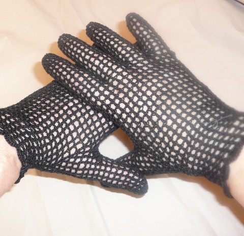 černé háčkované rukavičky romantické starobylé rukavičky sváteční 