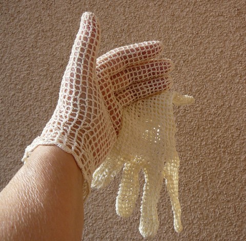 háčkované rukavičky vintage retro romantické společenské rukavičky 