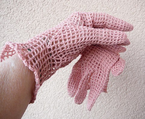 starorůžové háčkované rukavičky háčkované rukavičky retro rukavičky starorůžové rukavičky 
