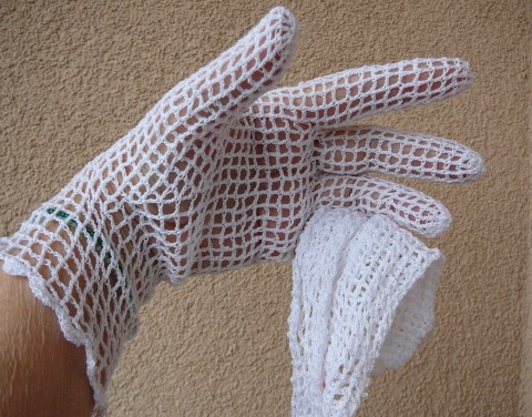 háčkované rukavičky velikost L háčkované rukavičky starobylé rukavičky retro rukavičky romantické rukavičky vintage rukavičky bílé rukavičky 