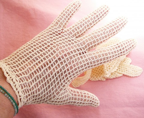 háčkované rukavičky vel.S háčkované rukavičky retro rukavičky romantické rukavičky vintage rukavičky rukavičky s perličkama.starobylé 