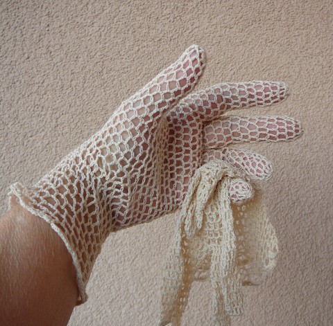 béžové rukavičky velikost M-L retro rukavičky vintage rukavičky háčkované rukavíčky béžové rukavičky rom romantické rukavičky háčkované rukavičky rukavičky 