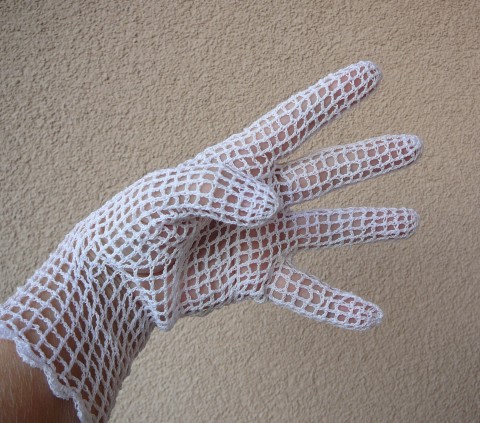 bílé rukavičky vel.L-kratší prsty háčkované rukavičky starobylé rukavičky retro rukavičky romantické rukavičky bílé rukavičky 