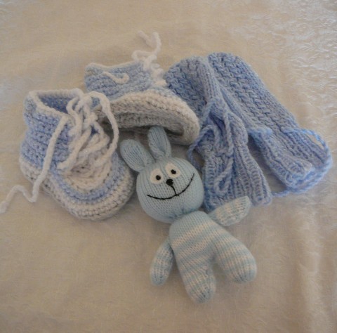 pro miminko chlapeček pro miminko pletený zajíček pletené rukavičky háčkované bačkůrky 