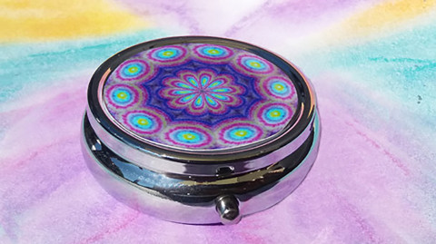 Lékovka - Mandala Láska vesmíru doplněk pryskyřice mandala zrcátko lékovka 