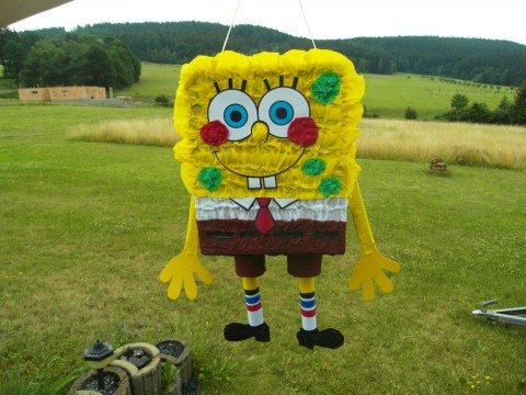 Piňata Sponge Bob zábava narozeniny svátek hra oslava hry piňata pinata veselo sponge bob 