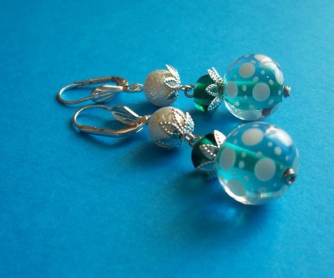 Puntíky korálky zelená náušnice sklo vinutky visací puntíky stříbrná perly vinuté perle perlička voskované skleněné voskovka 