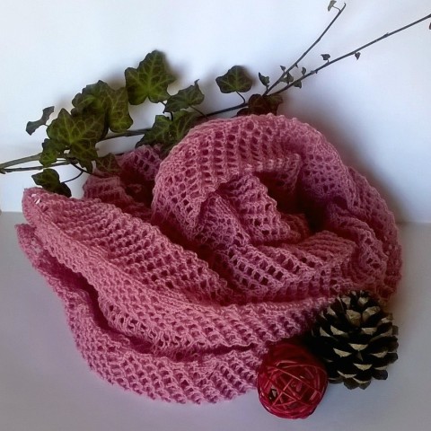 Červánková šála růžová šála pletená šál pléd vzor krajkový krajková dírkovaný dírkový 