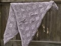 Trojúhelníkový krajkový šátek