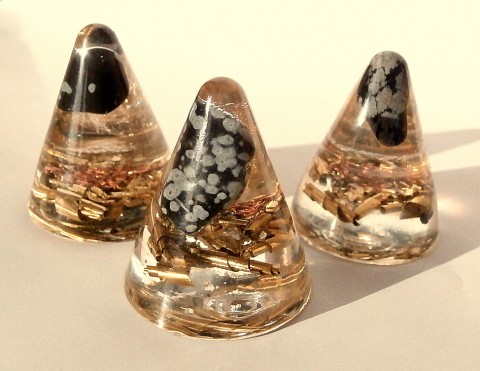 ORGONIT- *Síla Čarodějek*, Obsidián křišťál originál minerály drahé kameny orgonit špony 