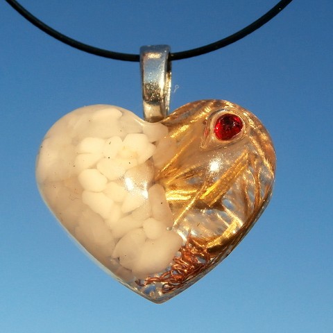 ORGONIT *Sněžný křemen a červená* šperk křišťál minerály energie drahé kameny osobní orgonit stones.luxusní pendant 