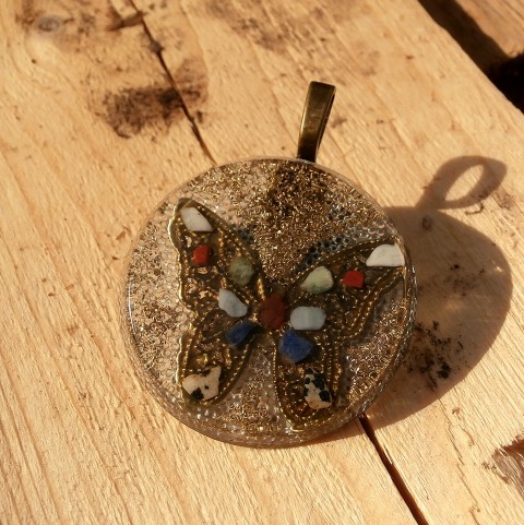 Orgonit *Motýlek posel jara*,2 šperk křišťál minerály energie tyrkenit drahé kameny osobní orgonit stones.luxusní pendant 