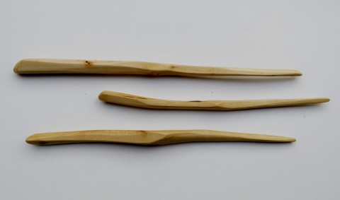 Dřevěné tvarované kouzelné hůlky dřevo řezba dárek čáry kouzlo magie čaroděj kouzelník kouzelná hůlka kouzelnická hůl larpová hůlka 
