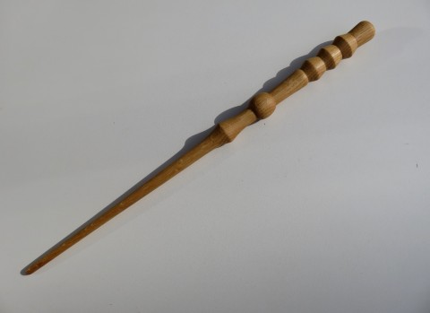 Kouzelný dárek pro přítele dřevo řezba dárek čáry kouzlo magie čaroděj kouzelník kouzelná hůlka kouzelnická hůl larpová hůlka 