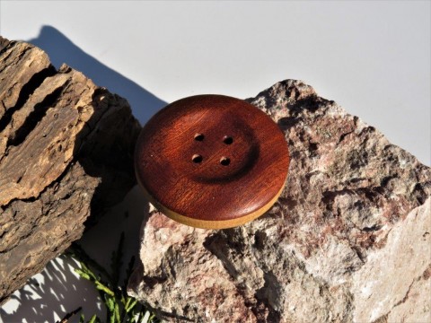 5. Knoflík pro štěstí – magnetka dřevo řezba dárek šití kolečko soustružení knoflík pozornost sleva magnetka švadlena truhlář 