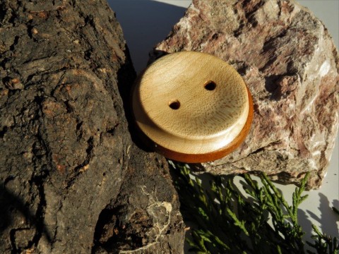 11. Knoflík pro štěstí – magnetka dřevo řezba dárek šití kolečko soustružení knoflík pozornost sleva magnetka švadlena truhlář 