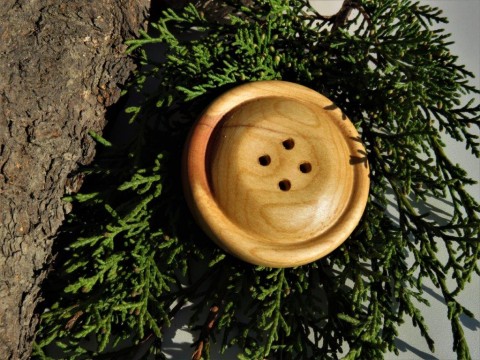 17. Knoflík pro štěstí – magnetka dřevo řezba dárek šití kolečko soustružení knoflík pozornost sleva magnetka švadlena truhlář 
