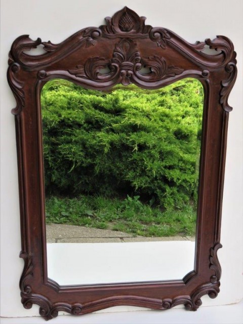 Vyřezávaný rám se zrcadlem řezba zrcadlo umění mahagon dárek pro ženu fazeta truhlář 