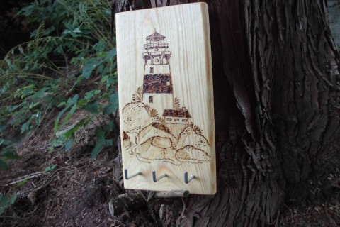 Věšáček MAJÁK vypalování do dřeva pyrografika  