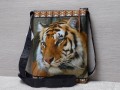 Menší kabelka s tygrem